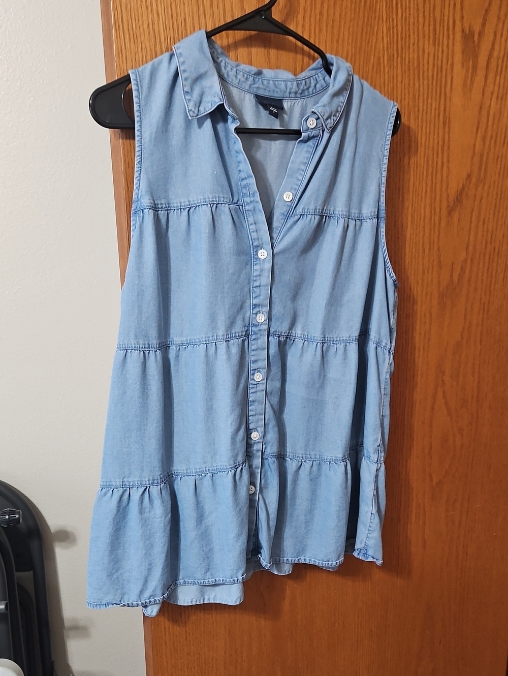 J. Jill Light Blue Sleeveless Chambray Tiered Tunic